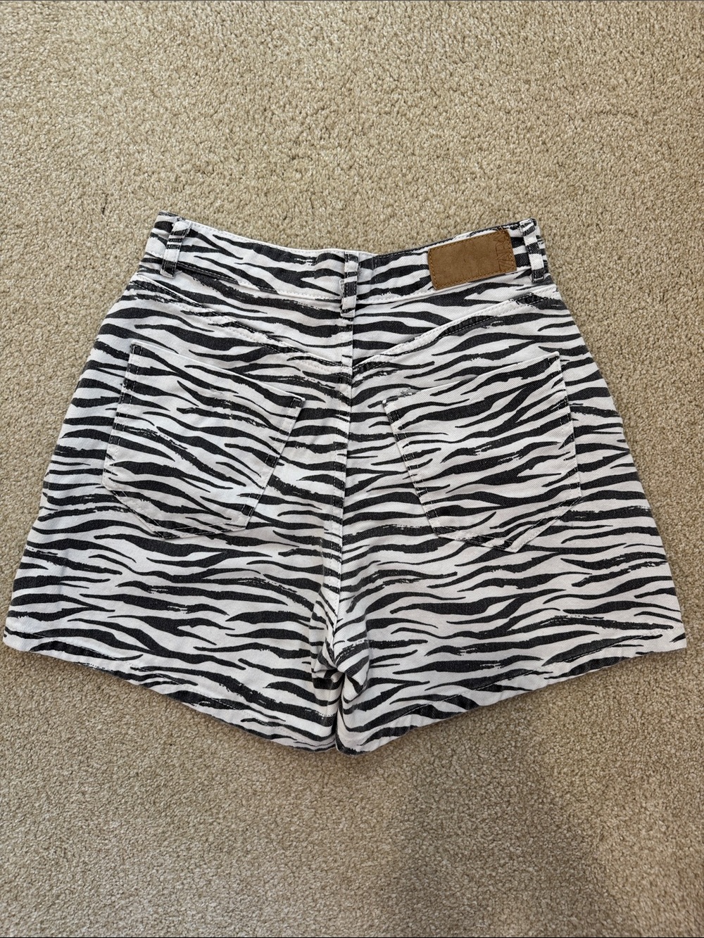 Zara Zebra-Print High-Rise Denim Shorts - Picture 2 of 7